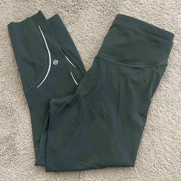 Lululemon Base Pace High Rise Reflective Crop Legging 23" 8 - Picture 5 of 6